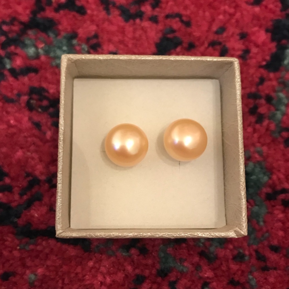 NIB Freshwater Cultured Pale Peach Pearl Earrings